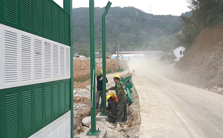 施工工地戶(hù)外碎石加工場(chǎng)降